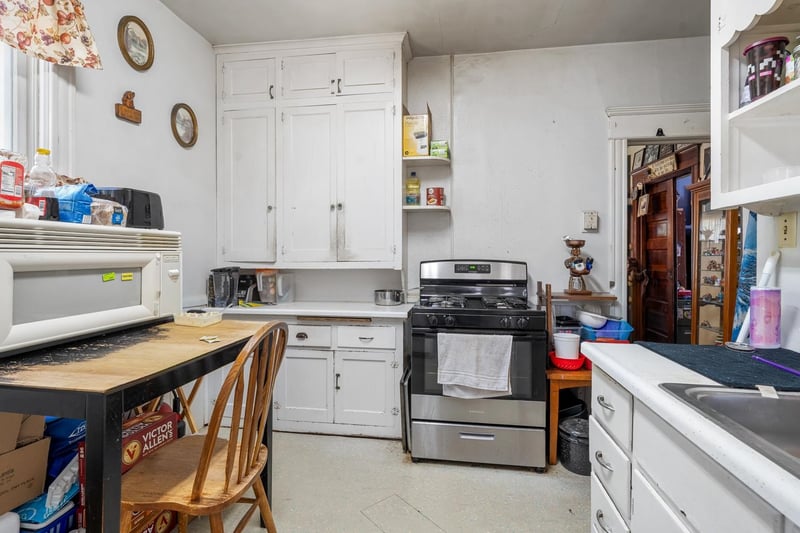 617 Phoebe St, Green Bay, WI 54303-3565