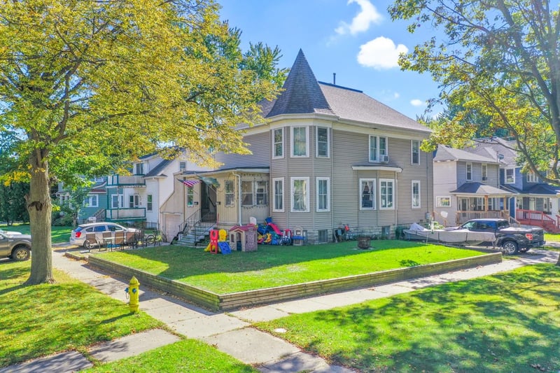 617 Phoebe St, Green Bay, WI 54303-3565