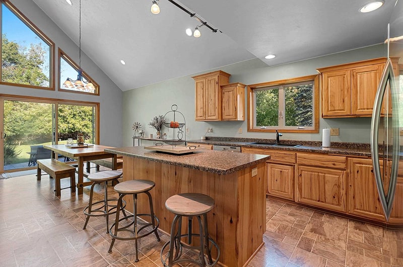 2277 J Edward Ct, Suamico, WI 54313