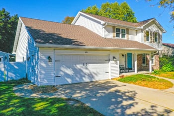 829 Meadowbrook Dr, Green Bay, WI 54313-6973