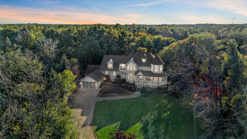 107 Lamine Ln, Combined Locks, WI 54113