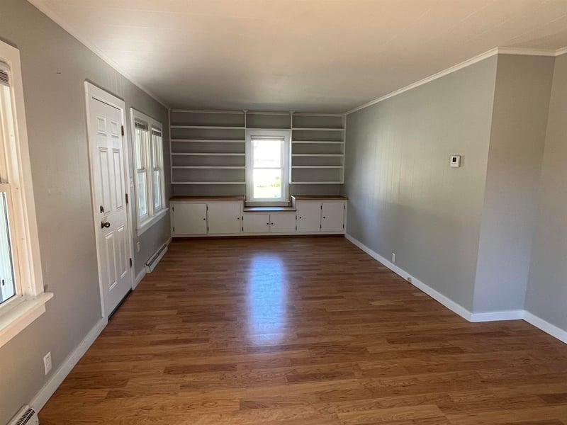 302 Pine St, Neenah, WI 54956-3336