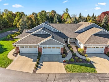 2580 Bay Harbor Cir #2, Green Bay, WI 54304-4810