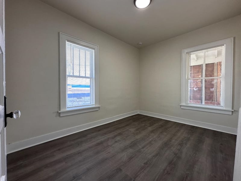 113 S Monroe Ave, Green Bay, WI 54301-4055