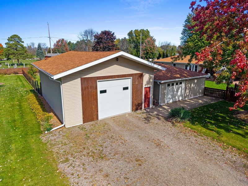 213 Main St, Pulaski, WI 54162