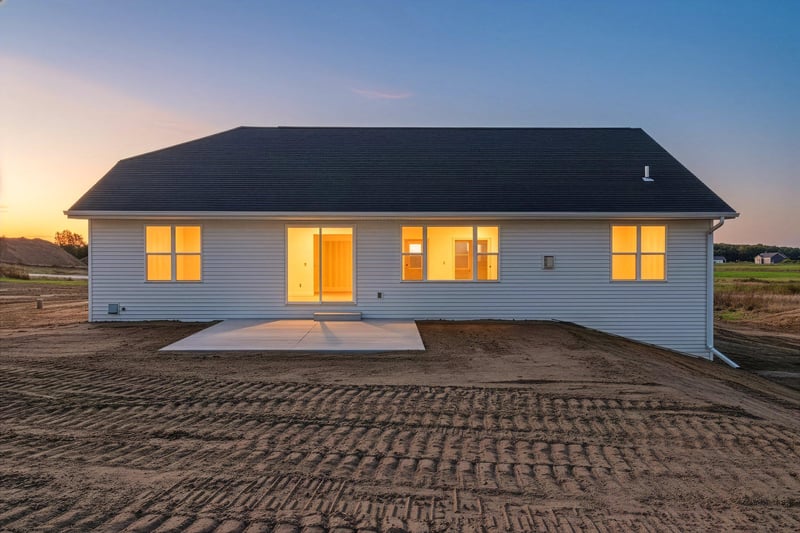 3718 Harolds Way, Suamico, WI 54313