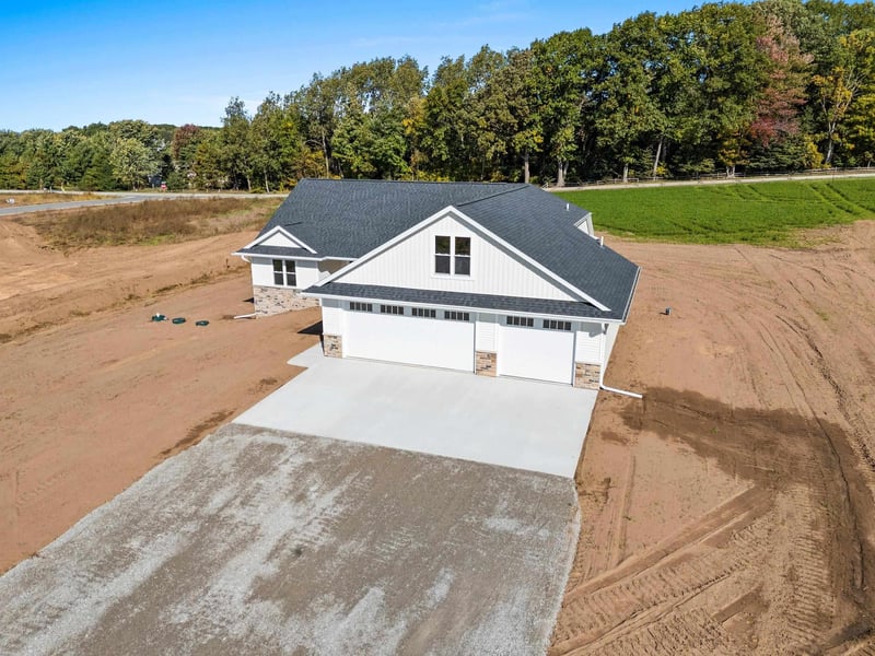 3718 Harolds Way, Suamico, WI 54313