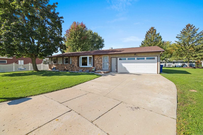 1228 O Keefe Ct, De Pere, WI 54115-3170