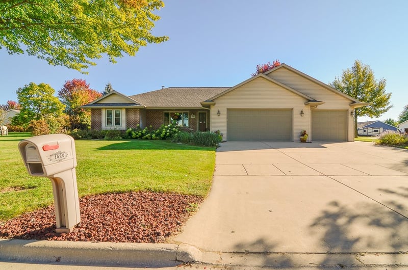 1520 Inspiration Ave, New Franken, WI 54229