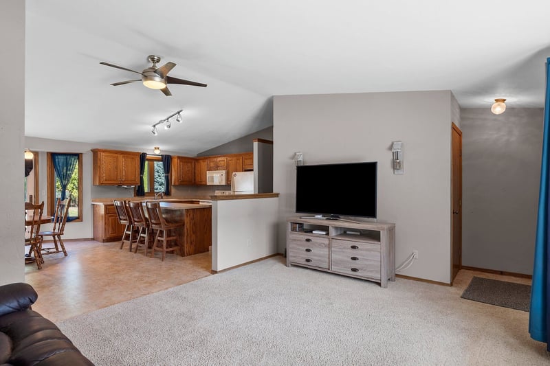 2838 Woodale Ave, Green Bay, WI 54313