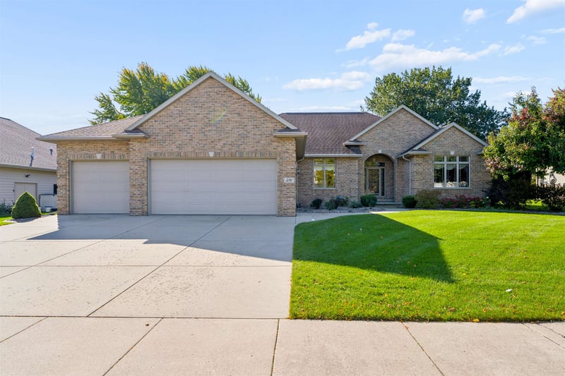 3191 Jaguar Ln, Green Bay, WI 54313