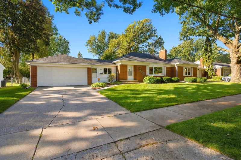 1227 Division St, Green Bay, WI 54303-3030