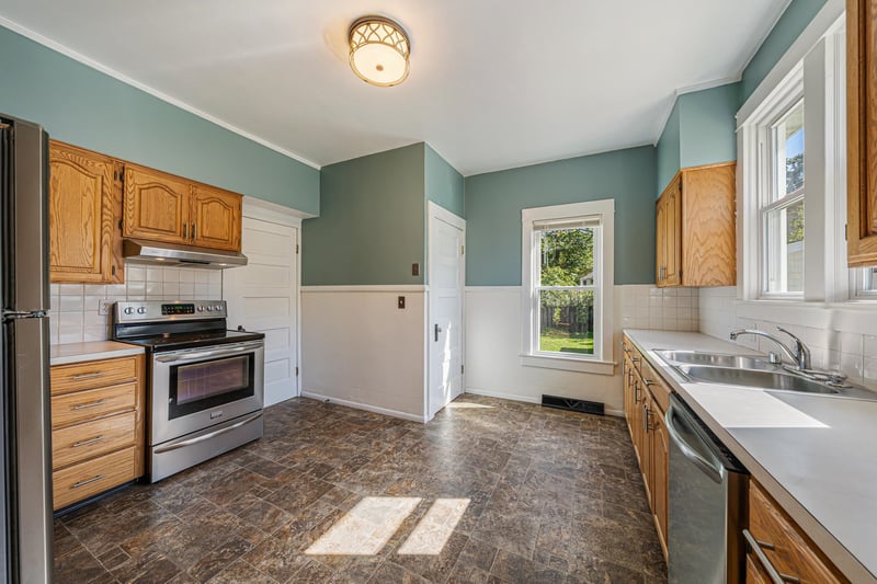 1561 W Prospect Ave, Appleton, WI 54914-5147