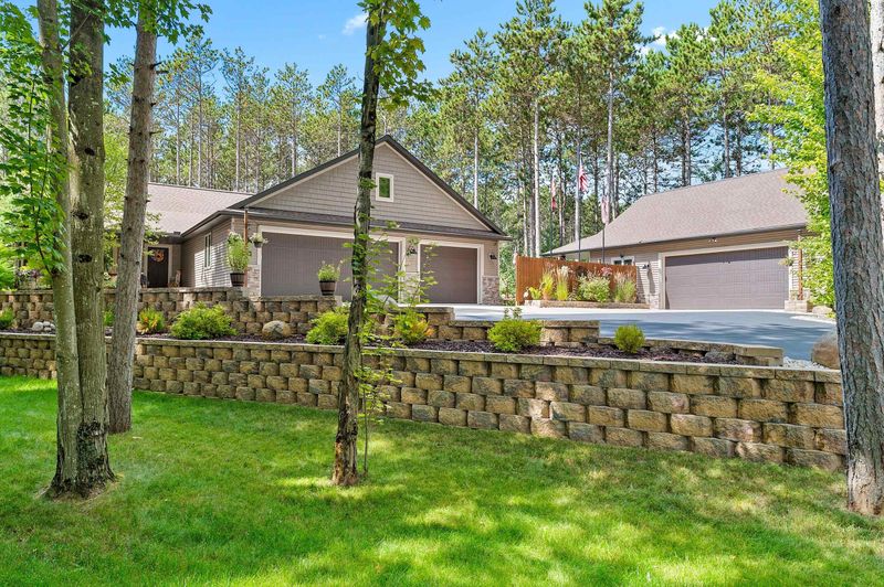 863 Maple Leaf Trl, Sobieski, WI 54171-9217