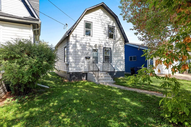 533 E Allouez Ave, Green Bay, WI 54301