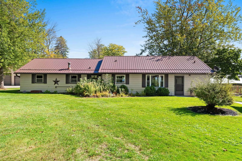 4135 Lade Beach Rd, Little Suamico, WI 54141-8909