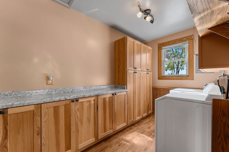4135 Lade Beach Rd, Little Suamico, WI 54141-8909