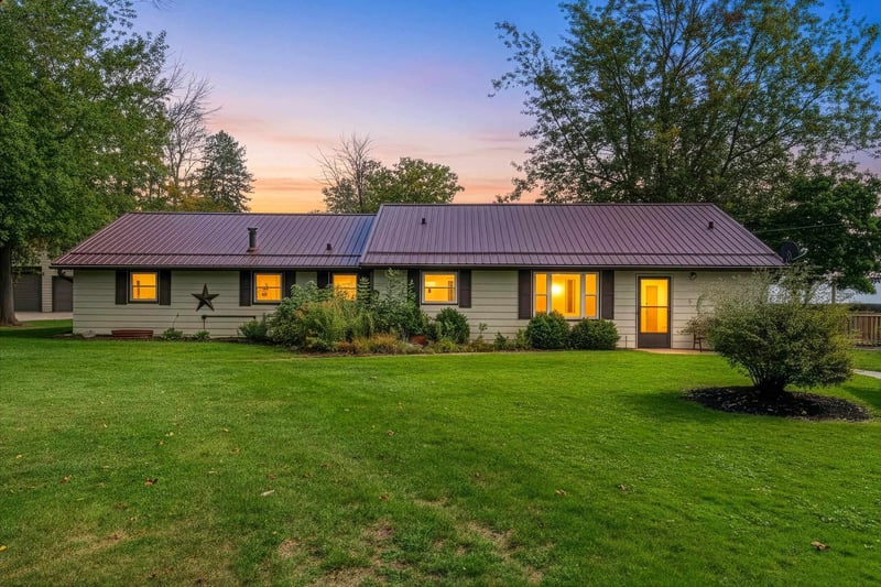 4135 Lade Beach Rd, Little Suamico, WI 54141-8909