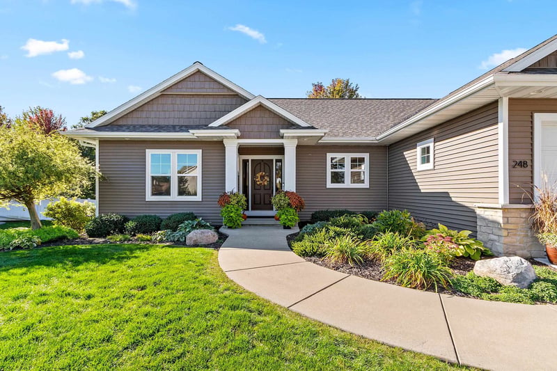 248 Shelley Ln, De Pere, WI 54115-3756