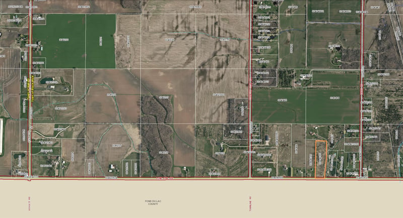 272 E Lone Elm Ave, Van Dyne, WI 54979-0000