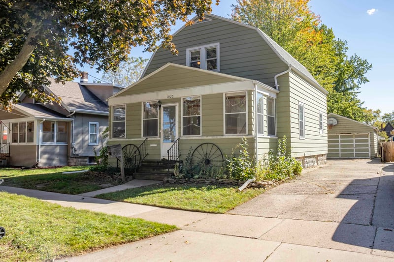 1023 W Commercial St, Appleton, WI 54914-3654