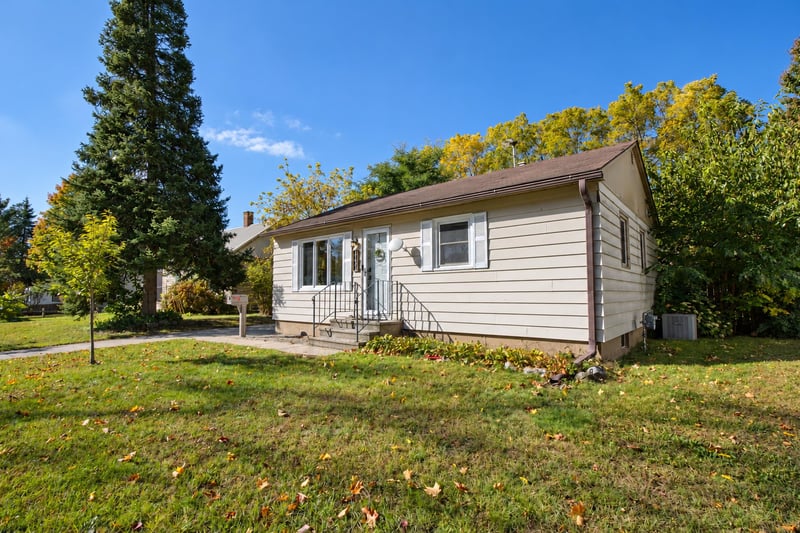 1131 S Franklin St, Shawano, WI 54166-3207