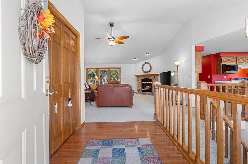 102 Acreview Dr, De Pere, WI 54115-3657