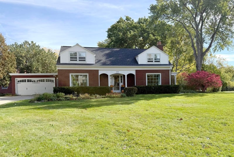 2591 S Webster Ave, Green Bay, WI 54301