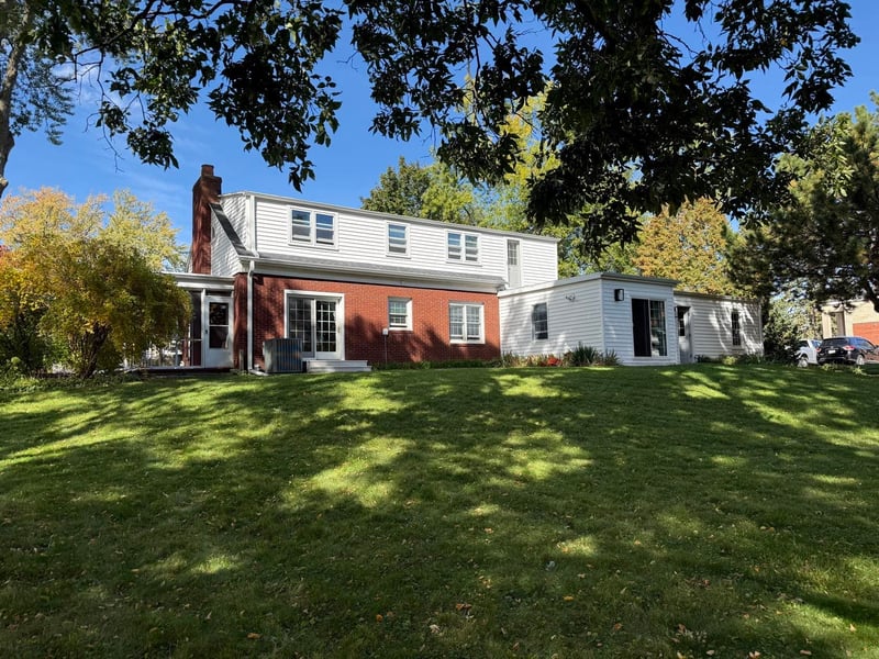 2591 S Webster Ave, Green Bay, WI 54301