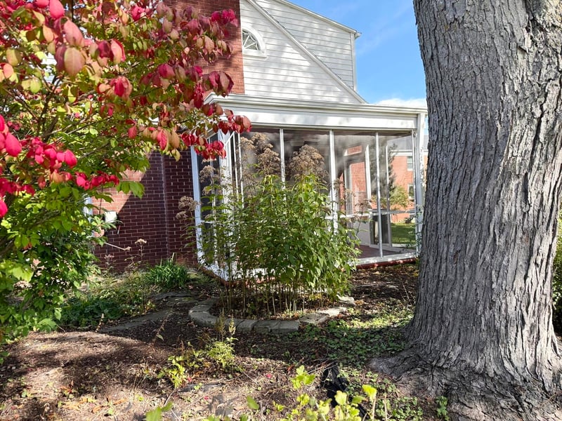 2591 S Webster Ave, Green Bay, WI 54301