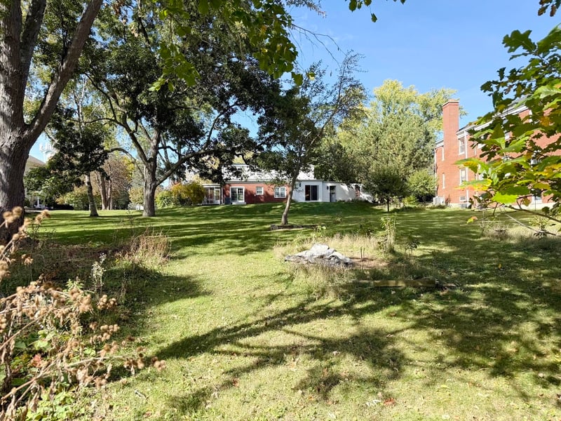 2591 S Webster Ave, Green Bay, WI 54301