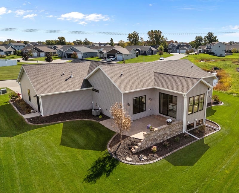4265 N Deer Valley Ct, Appleton, WI 54913