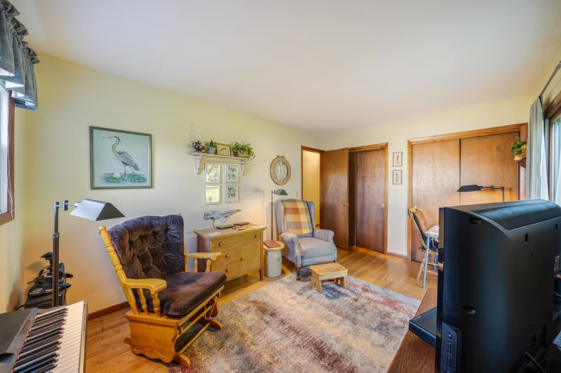 1335 Clairville Rd, Oshkosh, WI 54904