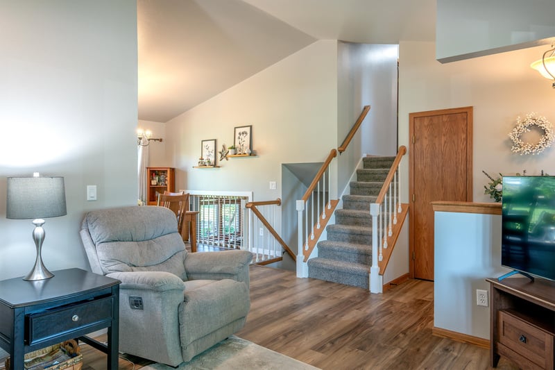 1267 Snowdon Dr, Oshkosh, WI 54904-8860