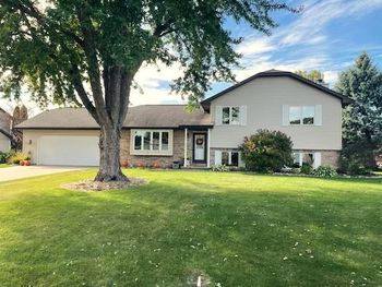 1267 Snowdon Dr, Oshkosh, WI 54904-8860