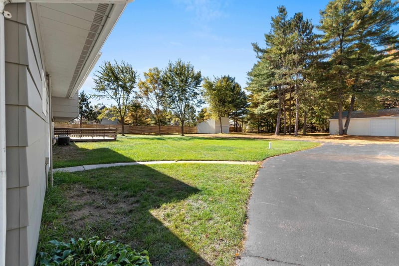 N2925 Pioneer Rd, Clintonville, WI 54929-0000