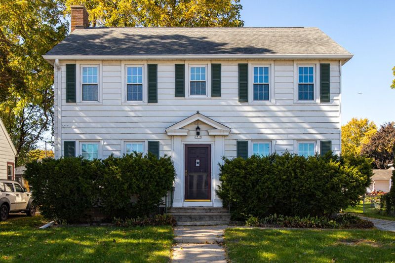 1719 Arizona St, Oshkosh, WI 54902-6931