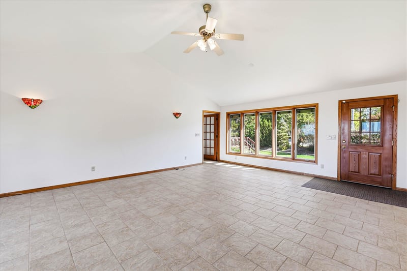 2977 Bay Settlement Rd, Green Bay, WI 54311