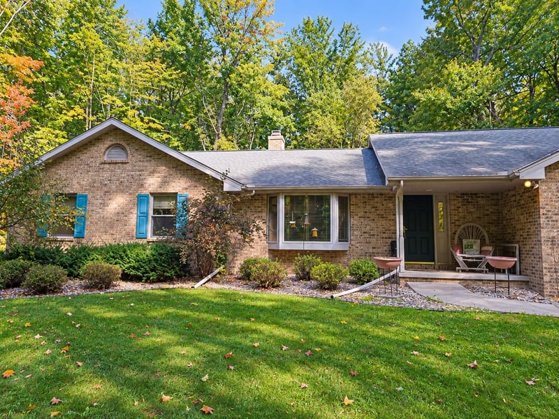 7910 Timberline Rd, Oconto Falls, WI 54154