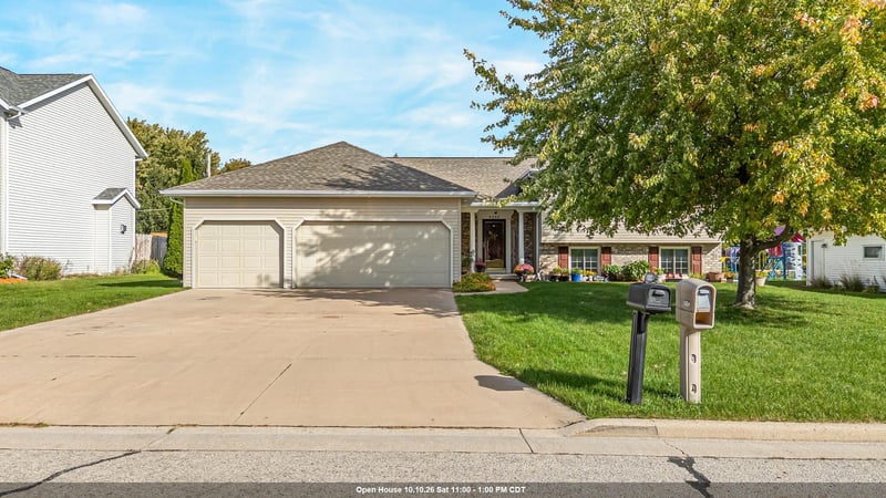 5332 W Pleasant Way, Appleton, WI 54913