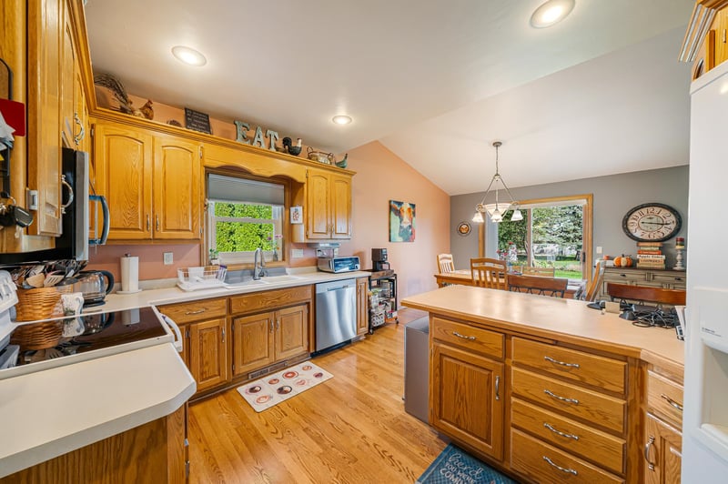 5332 W Pleasant Way, Appleton, WI 54913