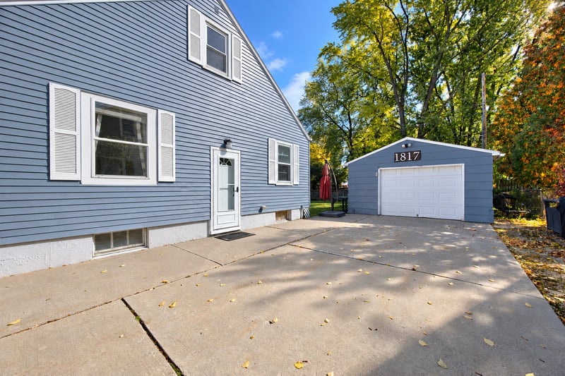 1817 Gross Ave, Green Bay, WI 54304-3901