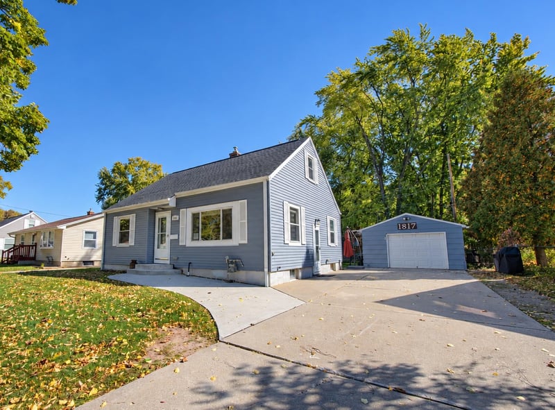 1817 Gross Ave, Green Bay, WI 54304-3901