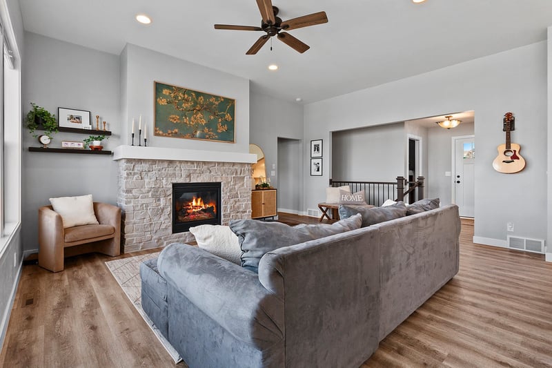 2985 E Bluetopaz Dr, Appleton, WI 54913-2326