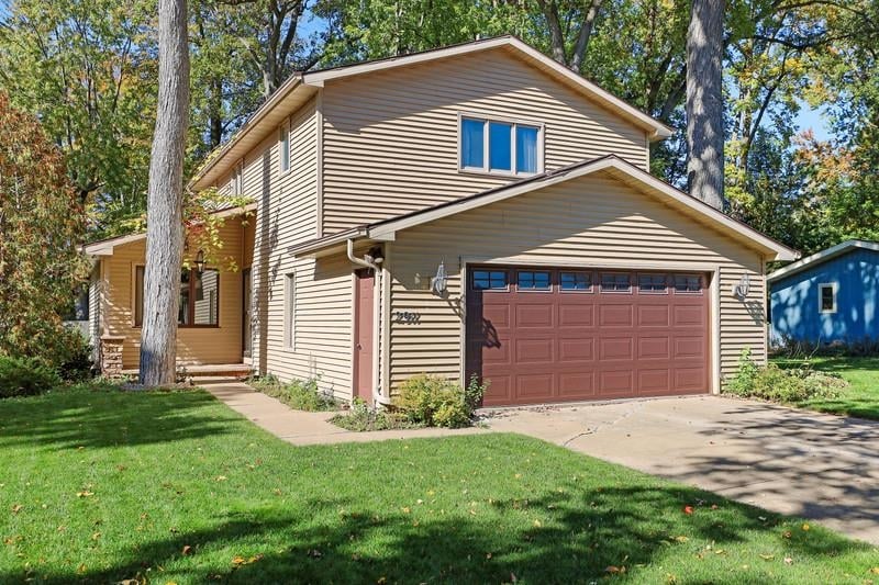 2911 S Dellwood St, Appleton, WI 54915