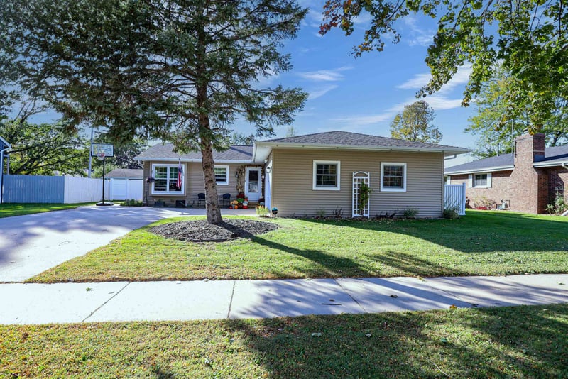 925 S Covenant Ln, Appleton, WI 54915