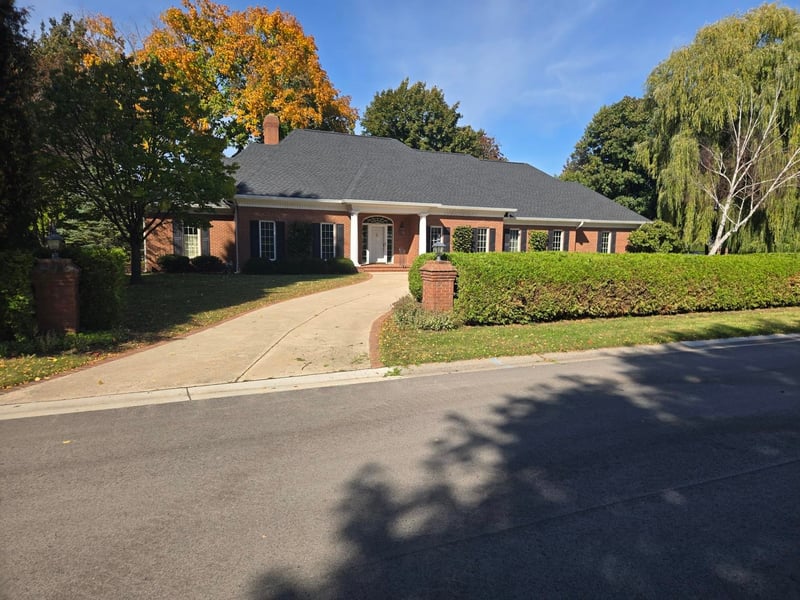 326 Braebourne Ct, Green Bay, WI 54301-1968