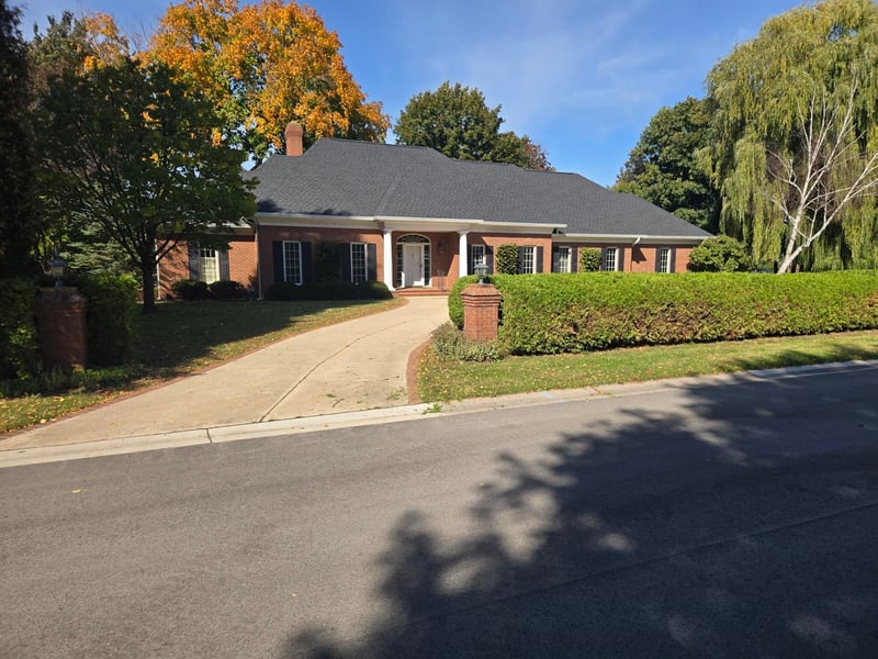 326 Braebourne Ct, Green Bay, WI 54301-1968