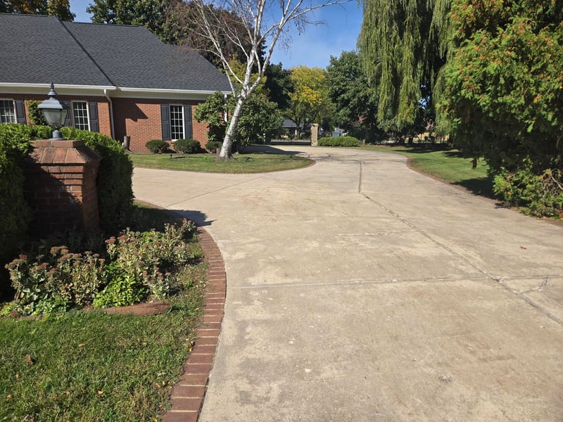 326 Braebourne Ct, Green Bay, WI 54301-1968