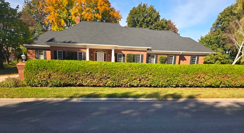 326 Braebourne Ct, Green Bay, WI 54301-1968
